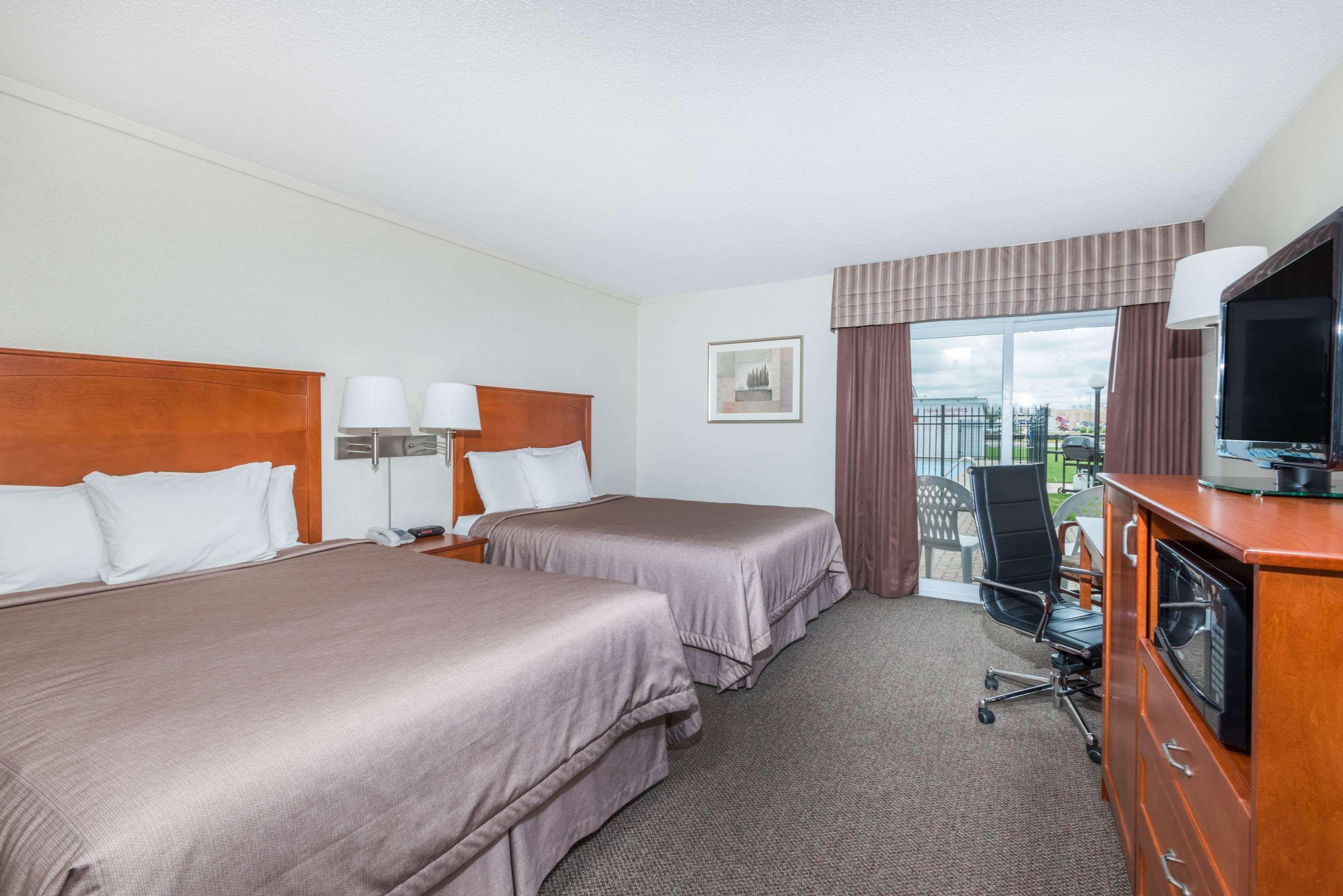 Super 8 By Wyndham Port Elgin Hotel Exterior photo