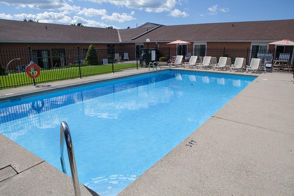 Super 8 By Wyndham Port Elgin Hotel Exterior photo