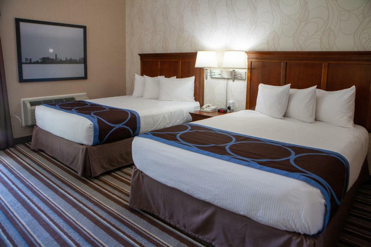Super 8 By Wyndham Port Elgin Hotel Exterior photo